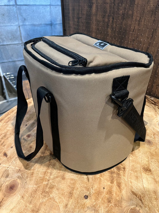 AO Coolers(エーオークーラーズ) 18パック トランク ソフトクーラー/サンドトープ